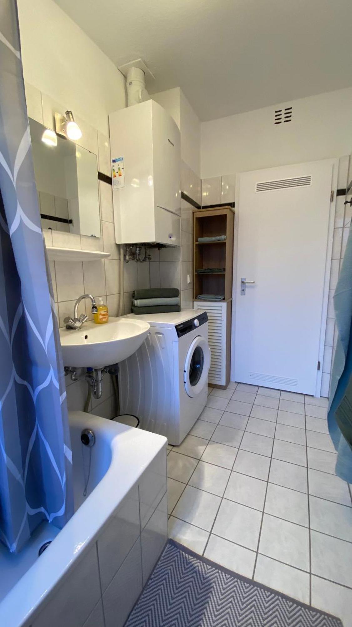 Charlie , Solingen Mitte, Ferien/Messe Wohnung Fuer Bis Zu 5 Personen Kültér fotó